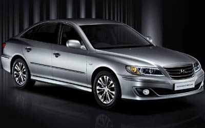 A HYUNDAI GRANDEUR vehicle
