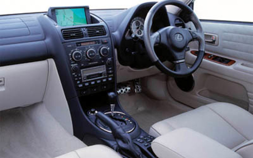 LEXUS IS 300 2001 4-Door Sedan