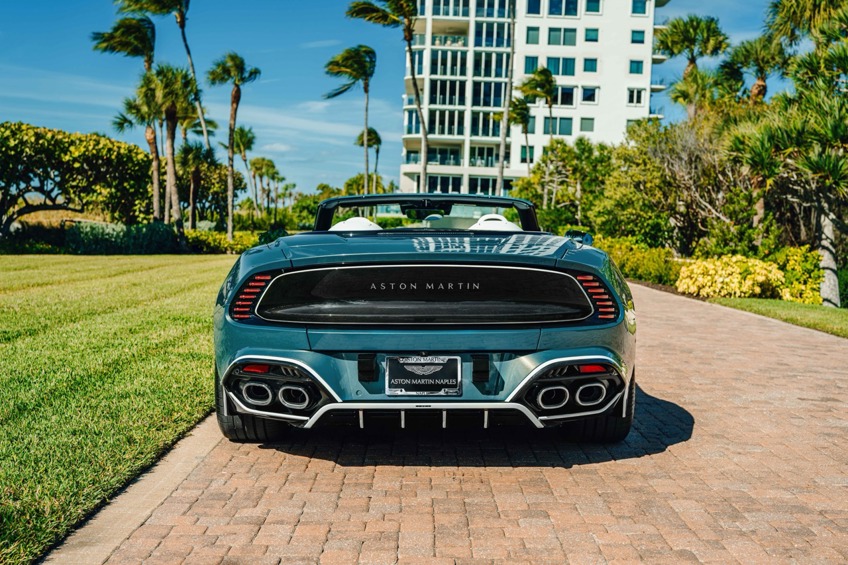 Aston Martin Vanquish Volante Wave Edition