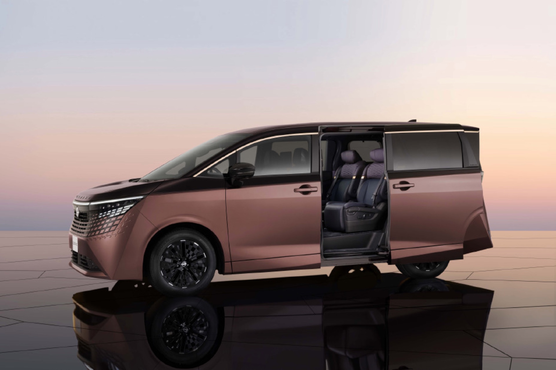 Nissan Elgrand open sliding door and second-row seating