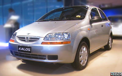 A DAEWOO KALOS vehicle