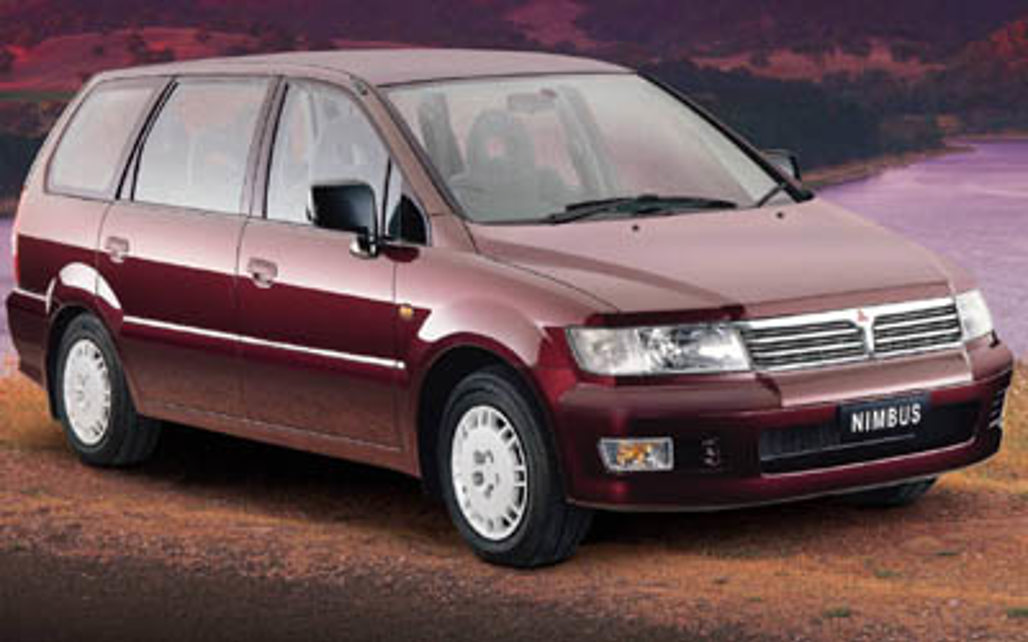 MITSUBISHI NIMBUS 2003 5-Door People Mover