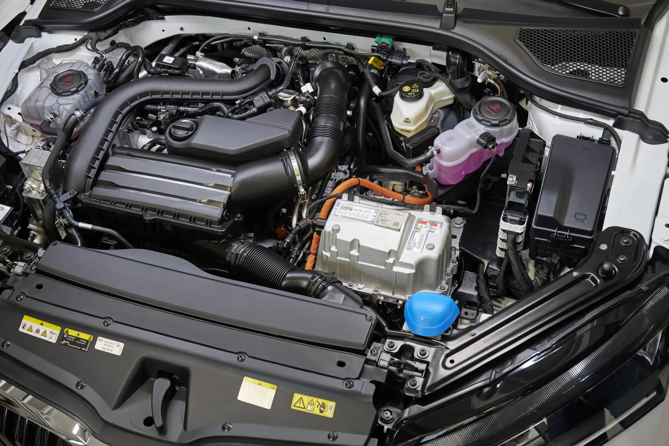 Exact full-hybrid engine installation