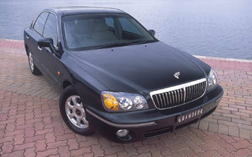 HYUNDAI XG 2000 4-Door Sedan