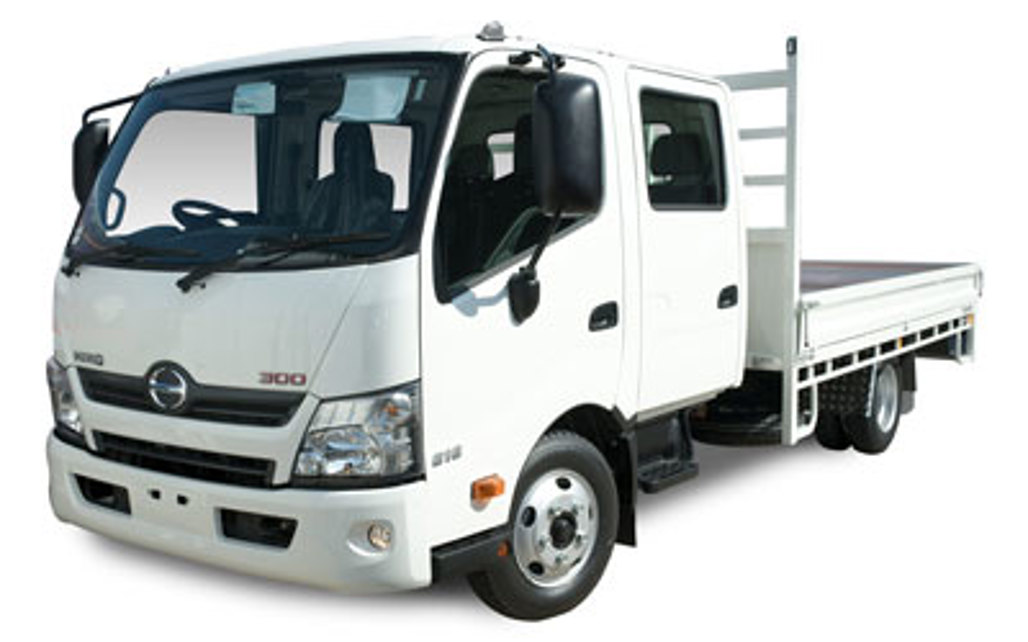 HINO 300 SERIES 2018 4-Door Ute