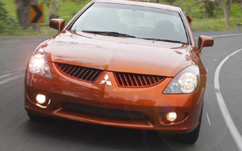 MITSUBISHI DIAMANTE 2004 4-Door Sedan