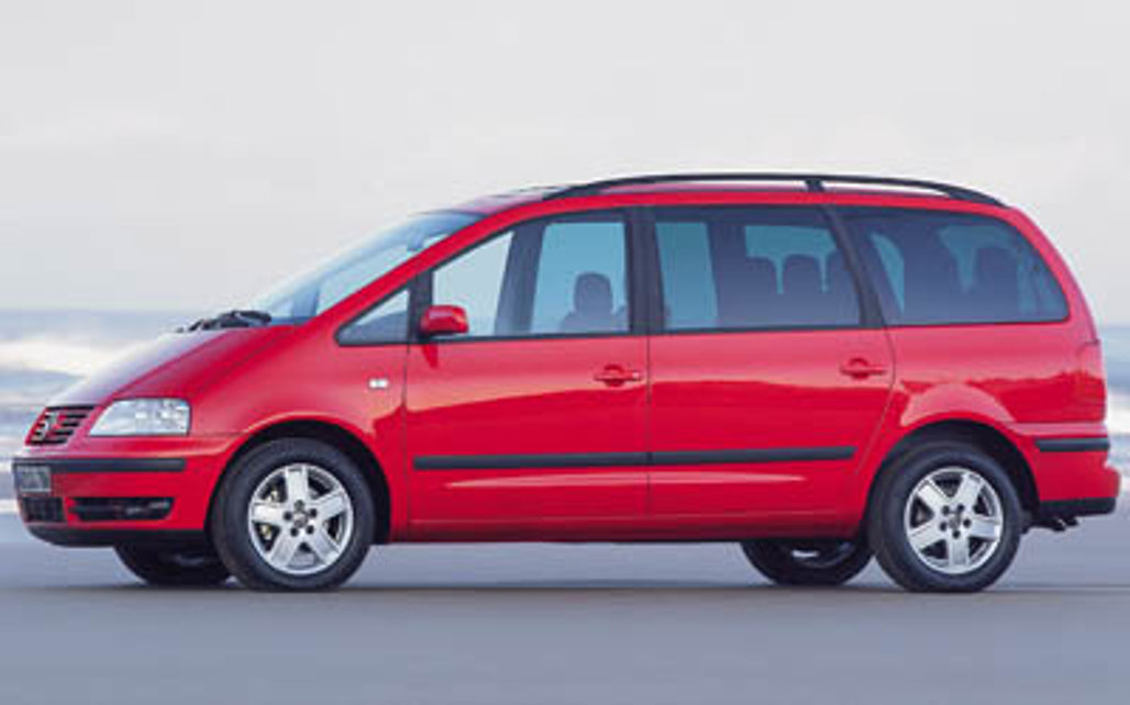 VOLKSWAGEN SHARAN 2001 5-Door People Mover
