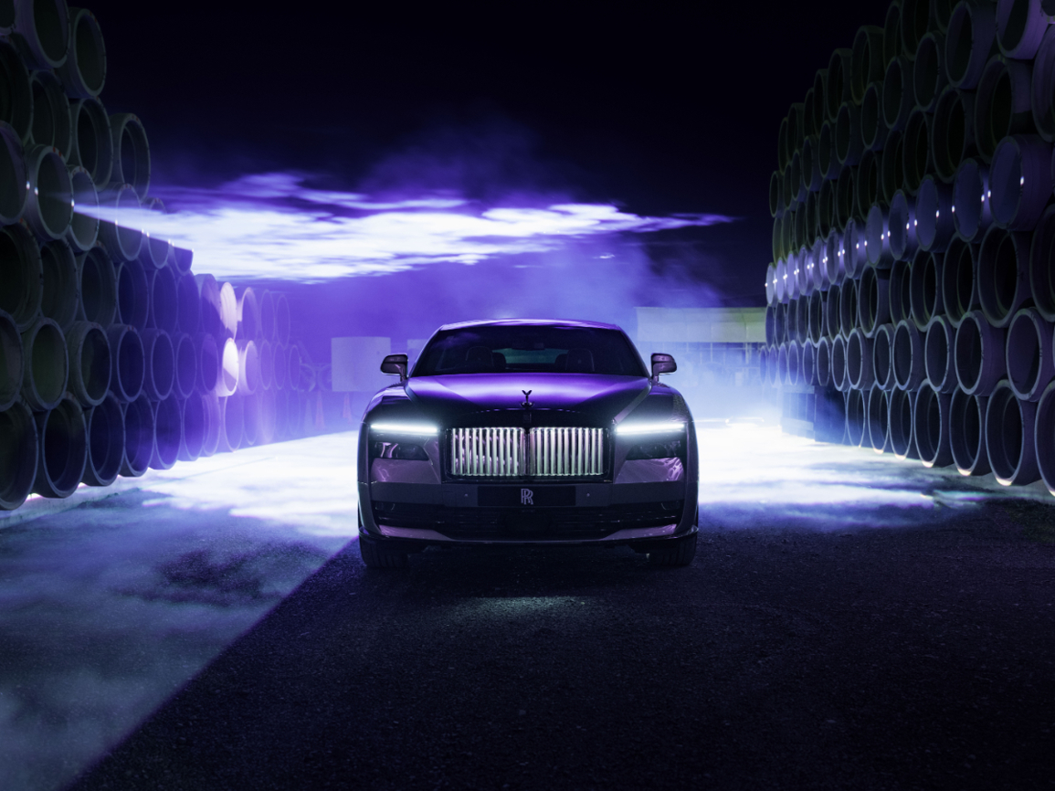 Rolls-Royce Black Badge Spectre.