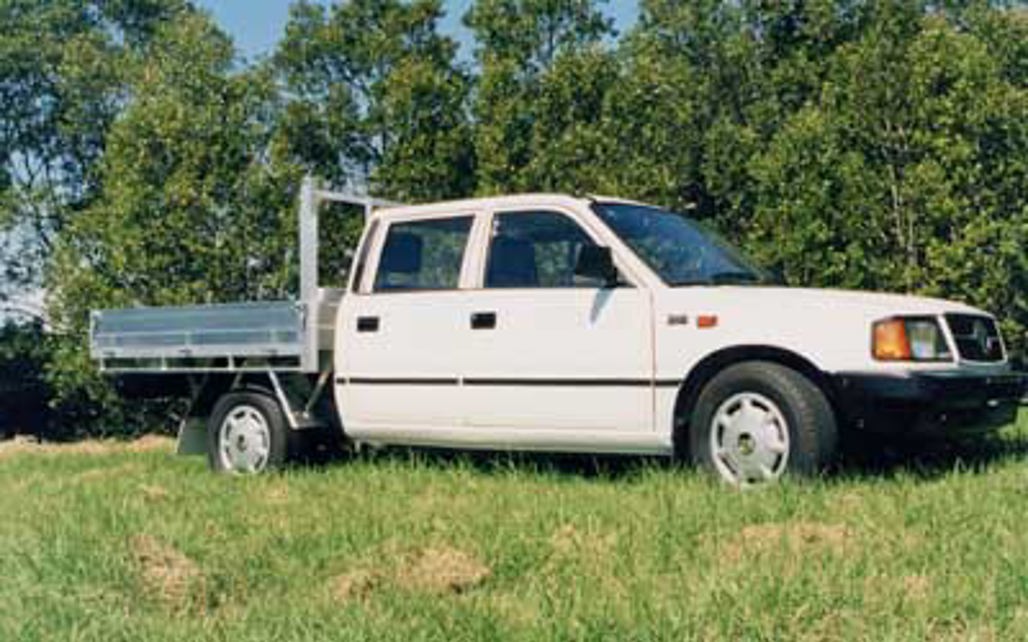 TATA TELCOLINE 1998 4-Door Ute