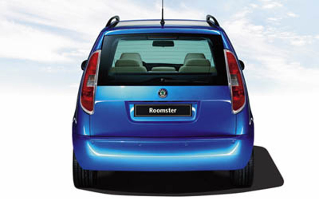 SKODA ROOMSTER 2011 5-Door People Mover