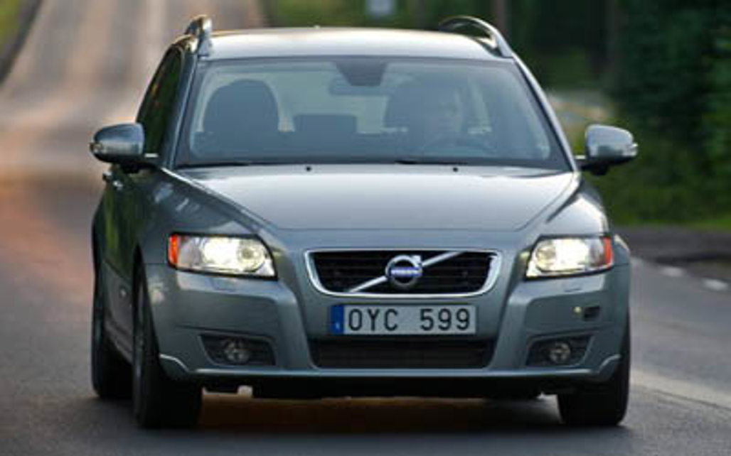 VOLVO V50 2012 5-Door Wagon