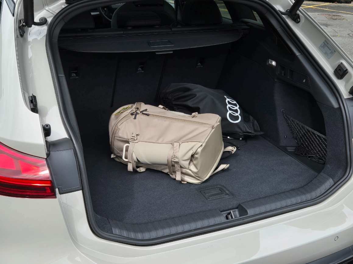 Audi A6 Avant e-tron S line quattro.