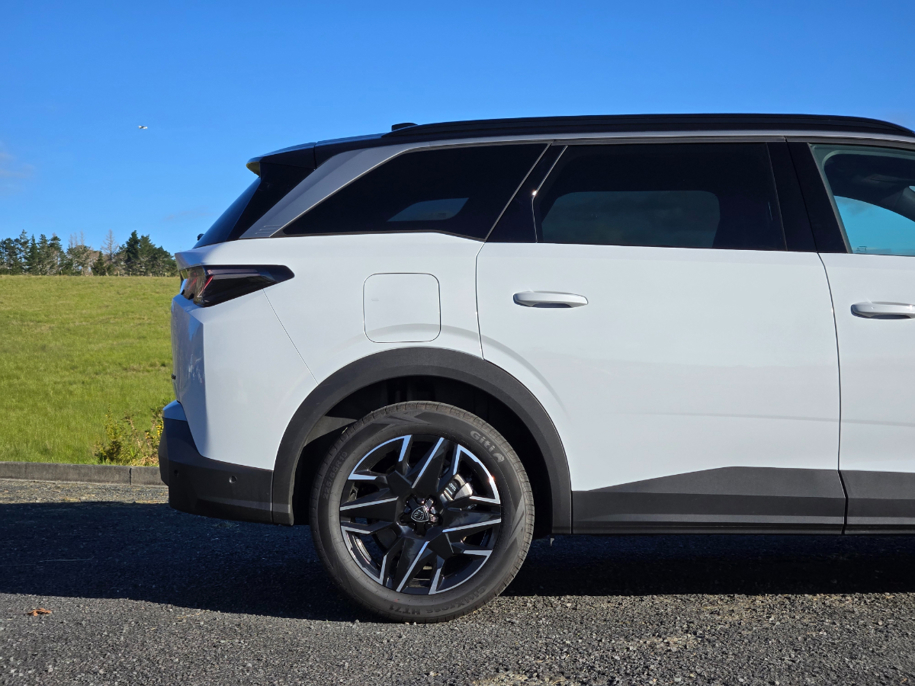 Peugeot 5008 GT hybrid.
