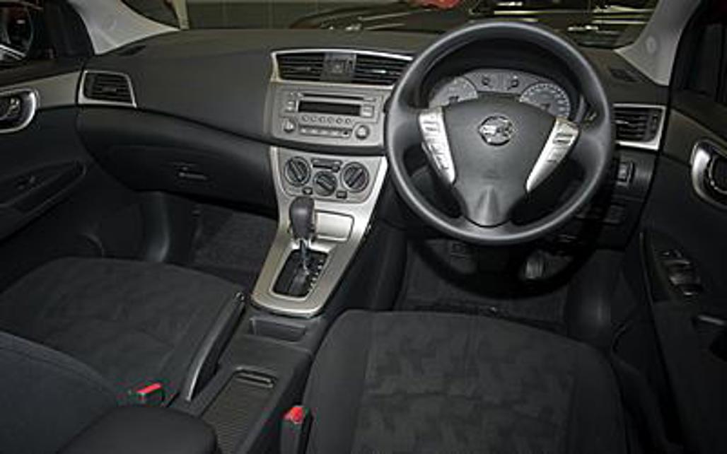 NISSAN PULSAR 2013 4-Door Sedan  4SA ST_