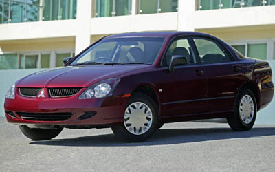 A MITSUBISHI DIAMANTE vehicle