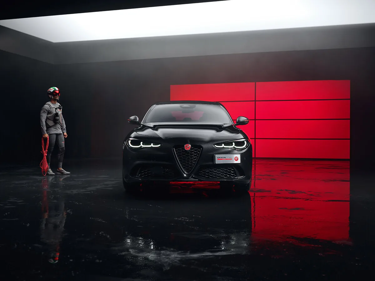 Alfa Romeo Giulia Edizione Luna Rossa front view
