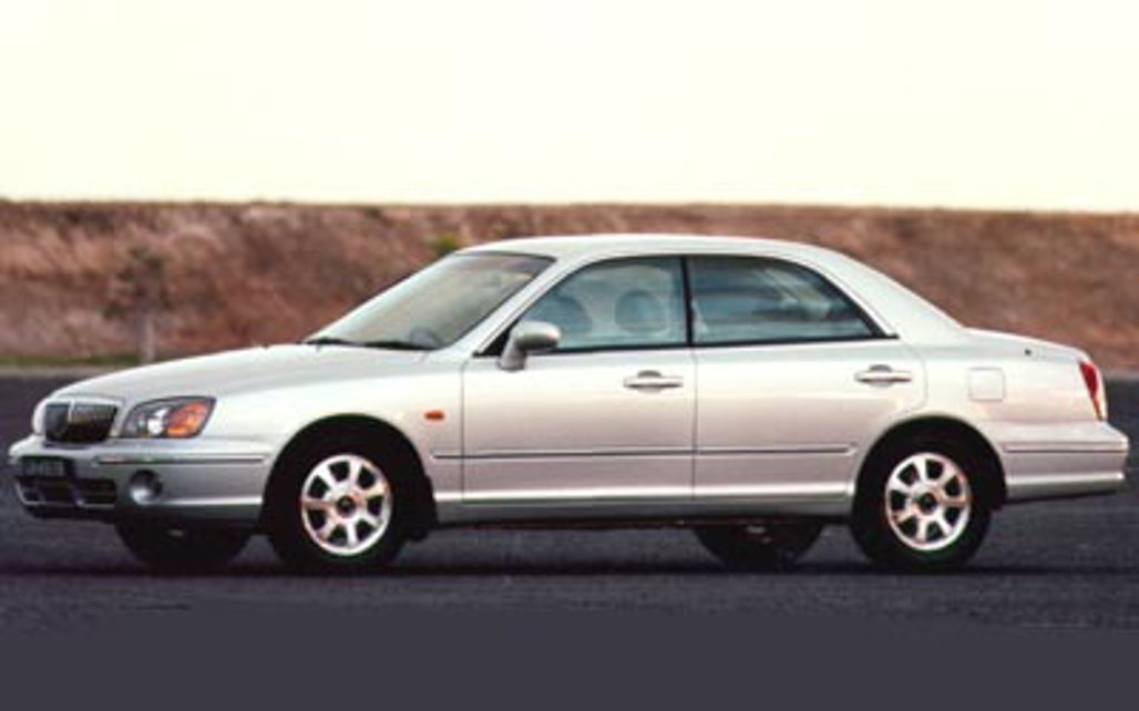HYUNDAI XG 2000 4-Door Sedan