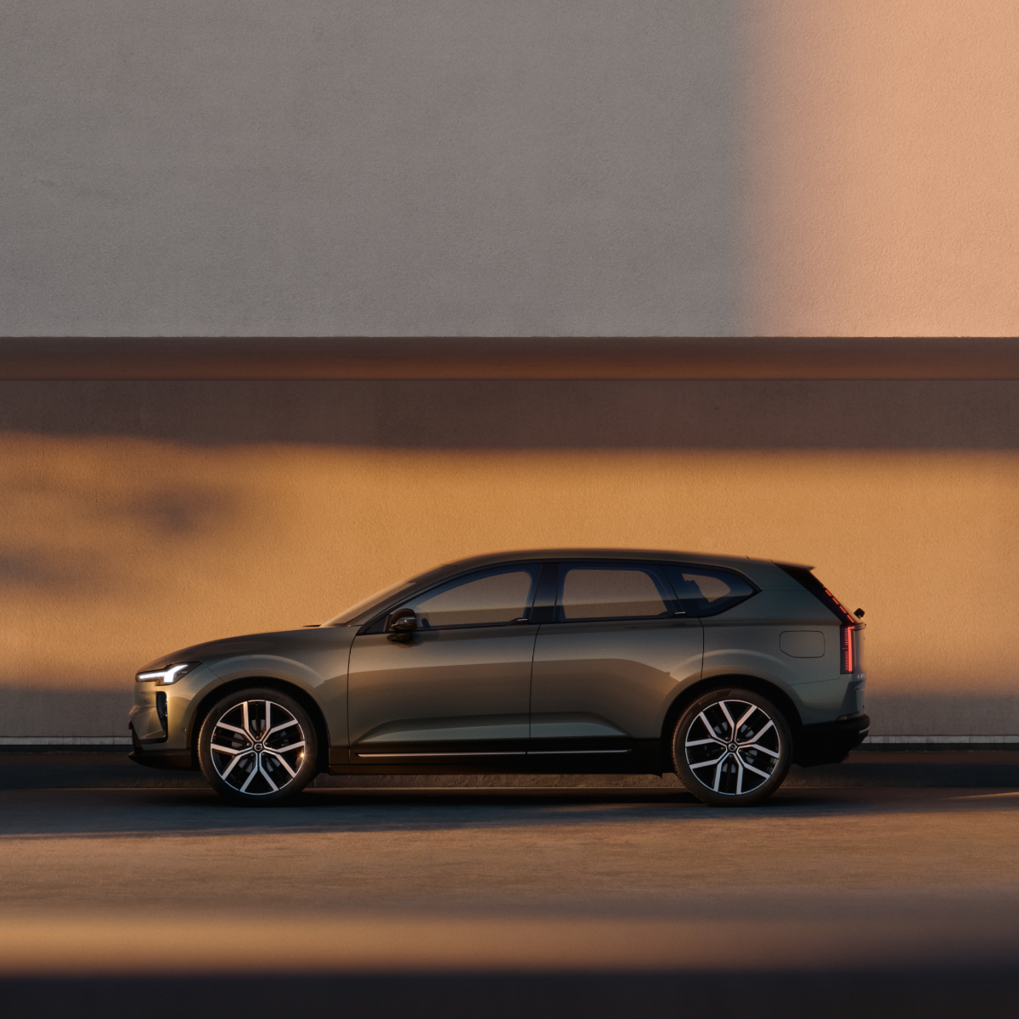 Volvo EX60.