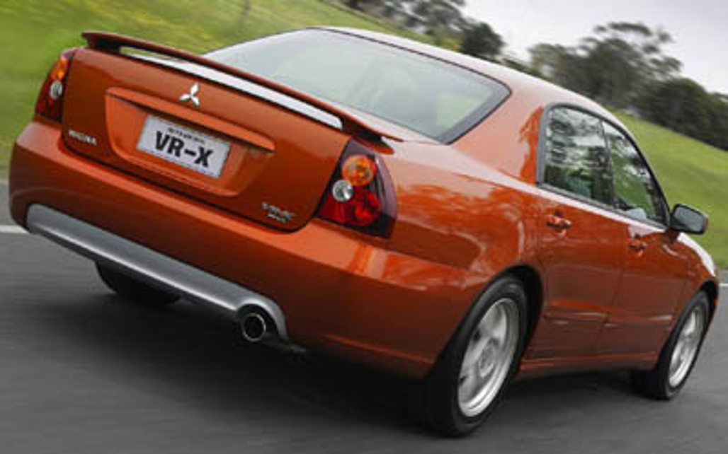 MITSUBISHI DIAMANTE 2004 4-Door Sedan