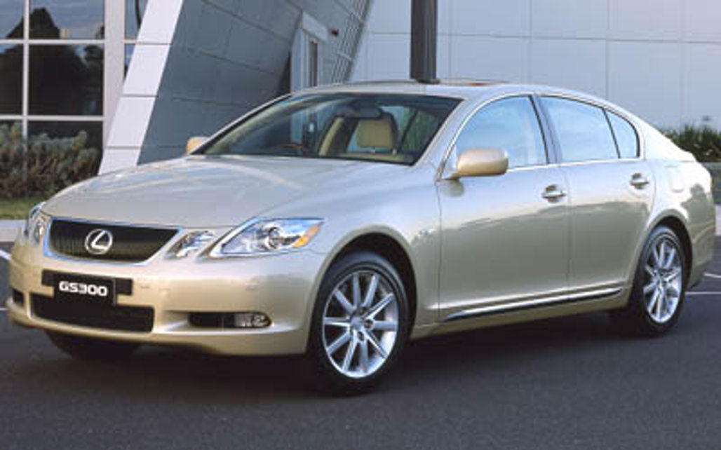 LEXUS GS 300 2005 4-Door Sedan
