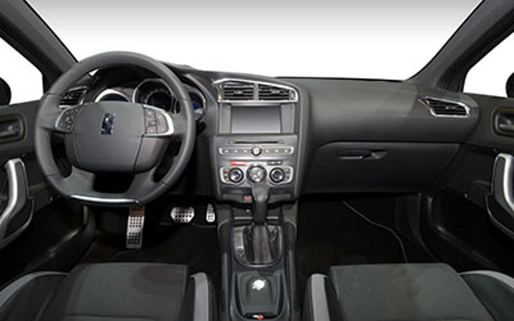 DS DS 4 CROSSBACK 2016 5-Door Hatchback