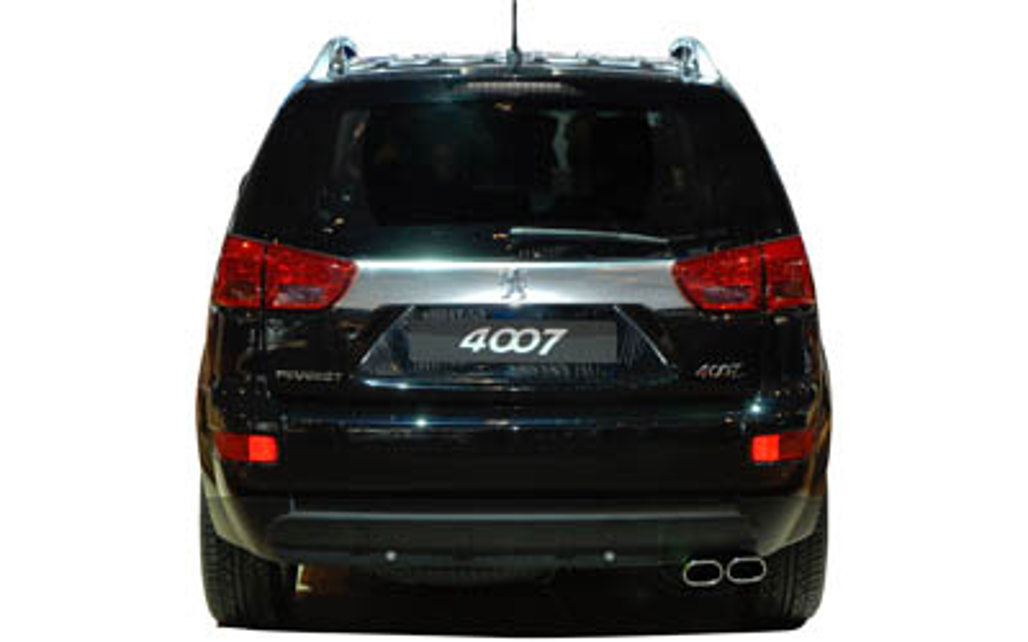 PEUGEOT 4007 2010 5-Door SUV