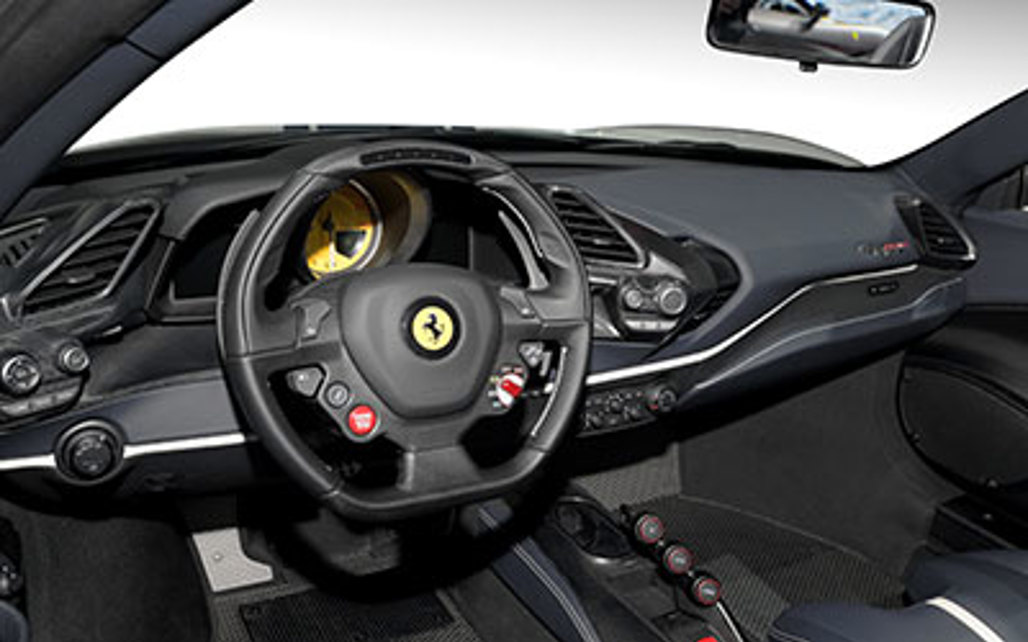 FERRARI 488 2019 2-Door Sports