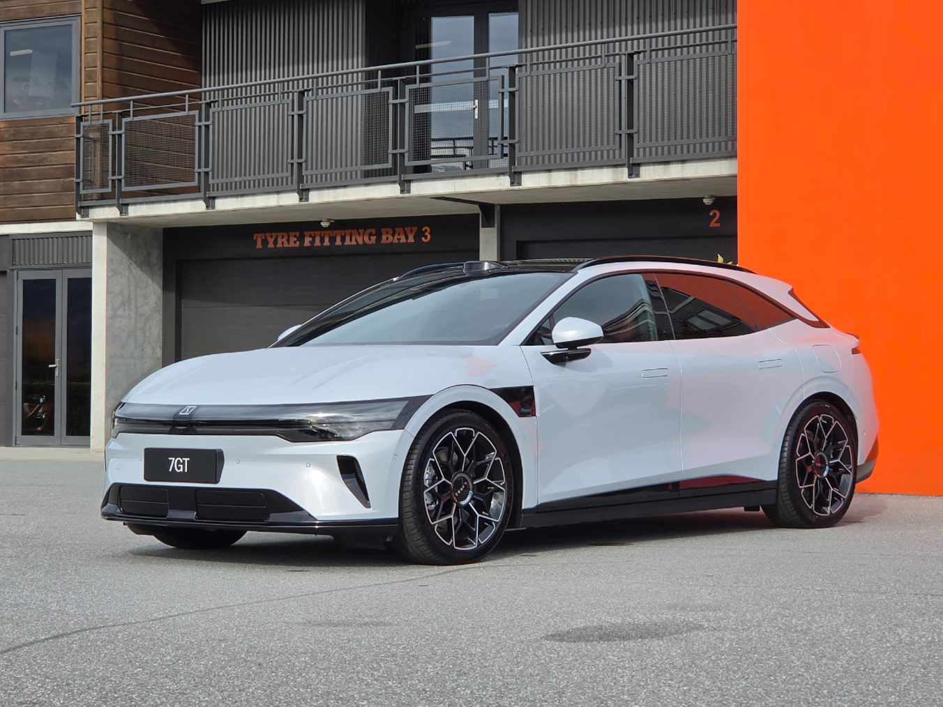 Zeekr 7GT.