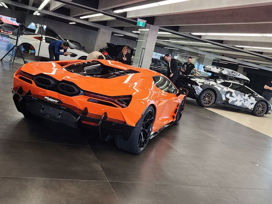 Lamborghini Revuelto V12 PHEV.