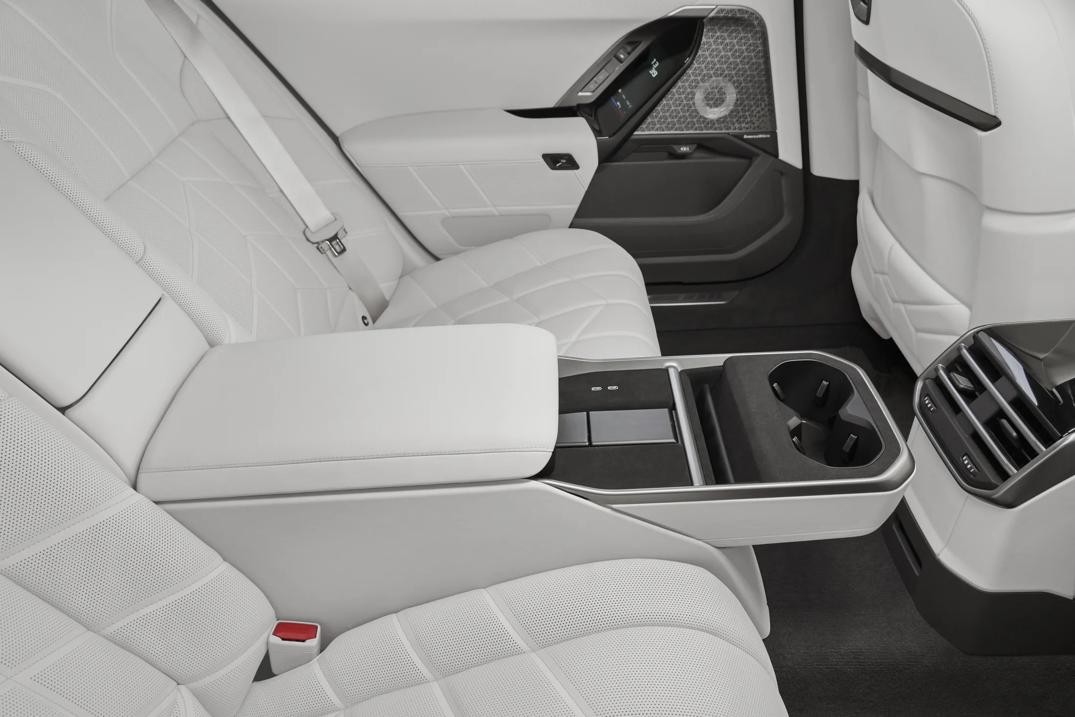 BMW Concept 7 Protection rear-seat console