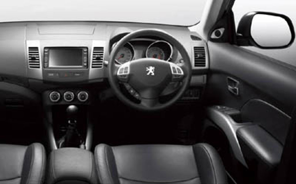 PEUGEOT 4007 2010 5-Door SUV