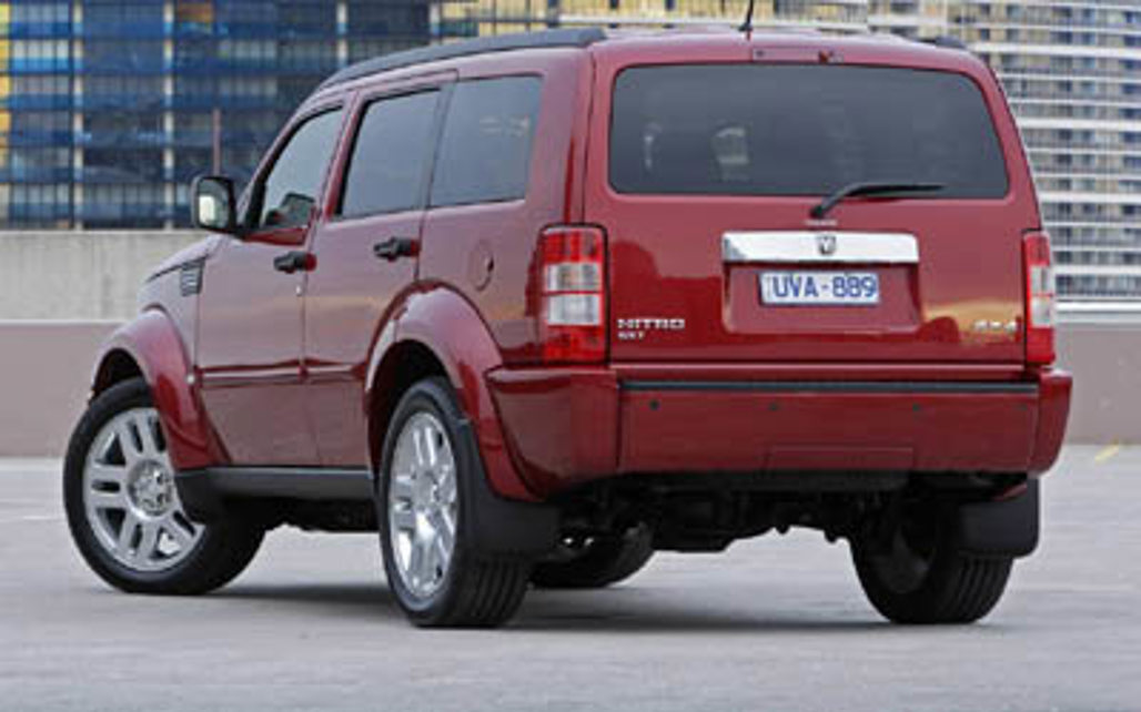 DODGE NITRO 2011 5-Door SUV  5OD-4 SXT_