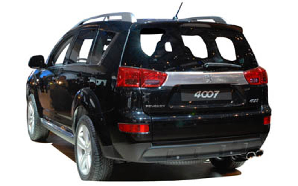 PEUGEOT 4007 2010 5-Door SUV