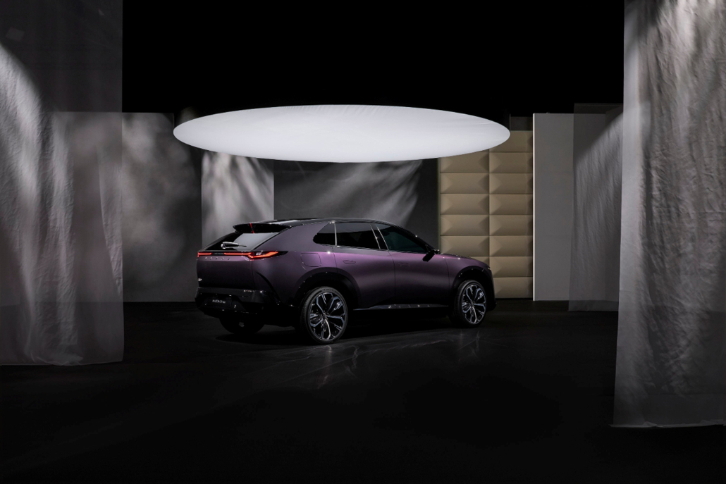 Mazda CX-6e.