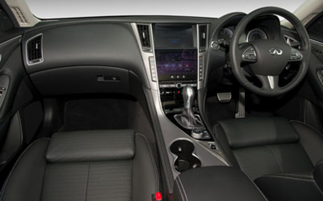 INFINITI Q50 2018 4-Door Sedan