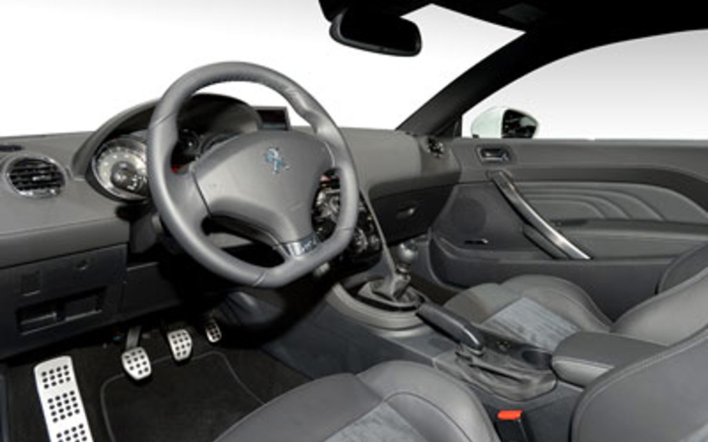 PEUGEOT RCZ 2015 2-Door Sedan