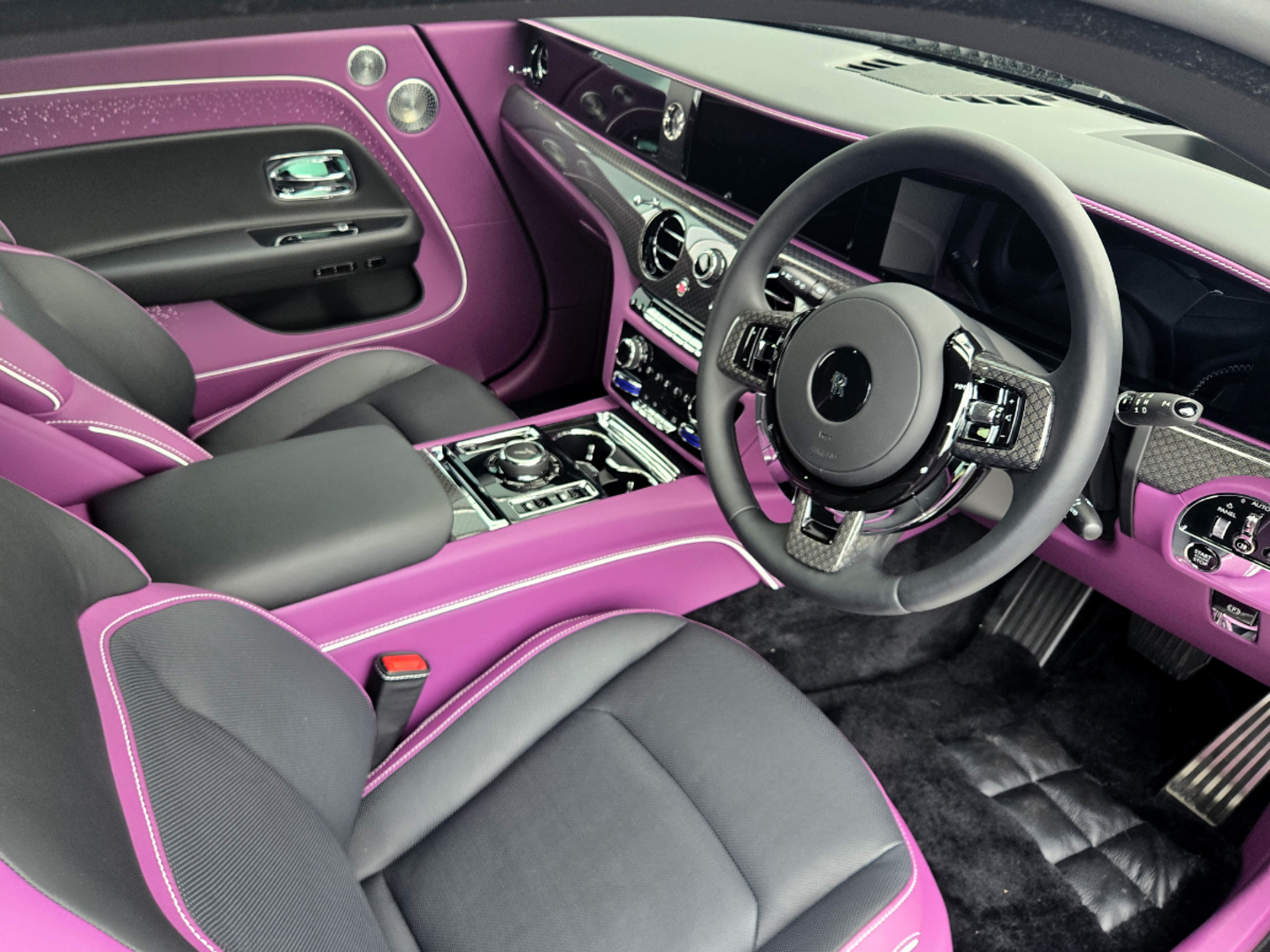 Rolls-Royce Black Badge Spectre.