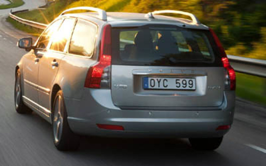 VOLVO V50 2012 5-Door Wagon