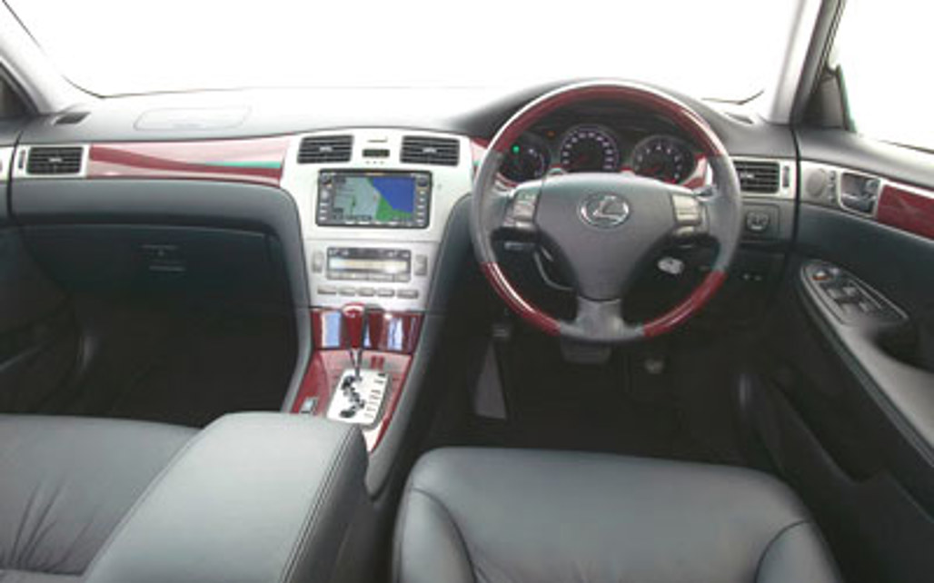 LEXUS ES 300 2004 4-Door Sedan