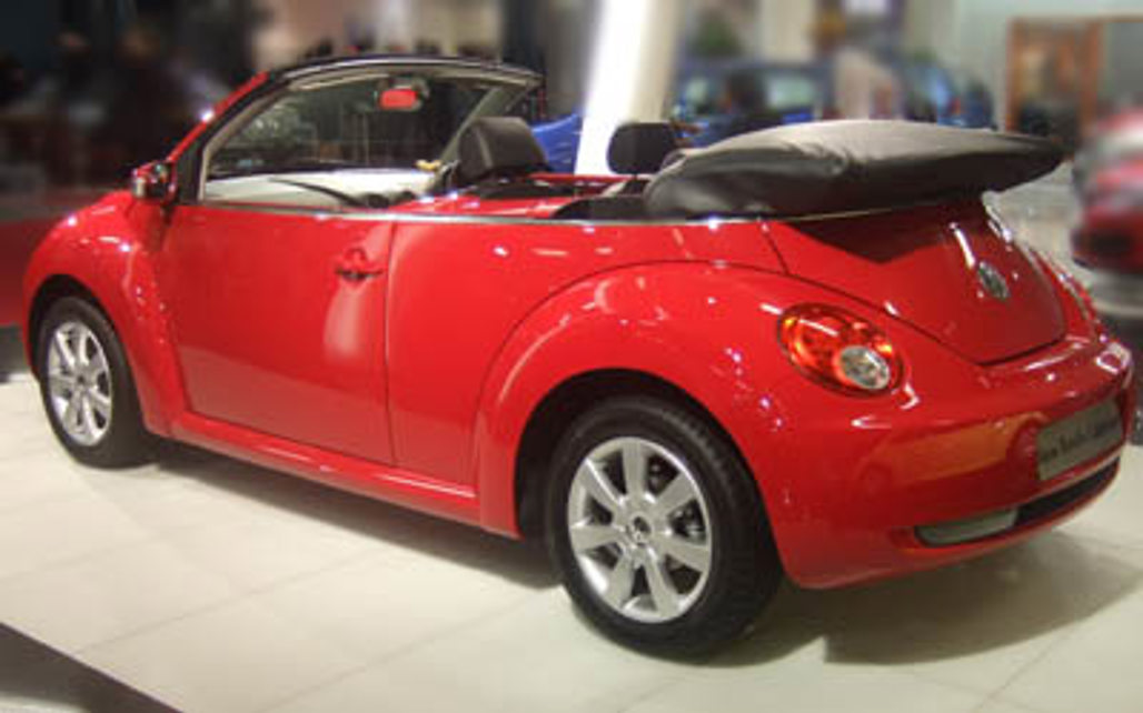 VOLKSWAGEN NEW BEETLE 2010 2-Door Sports