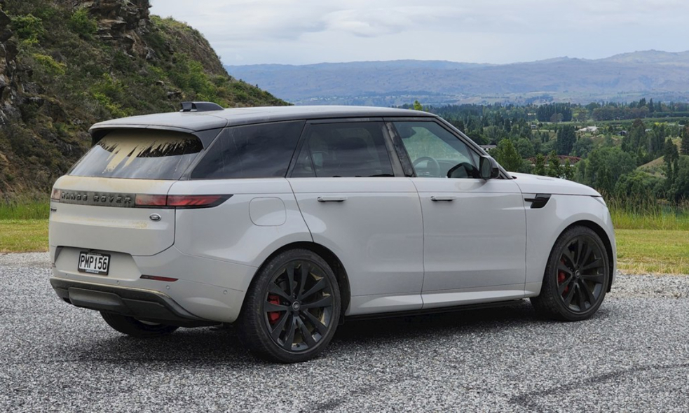 Range Rover Sport.