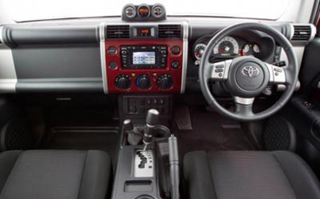TOYOTA FJ CRUISER 2011 5-Door SUV