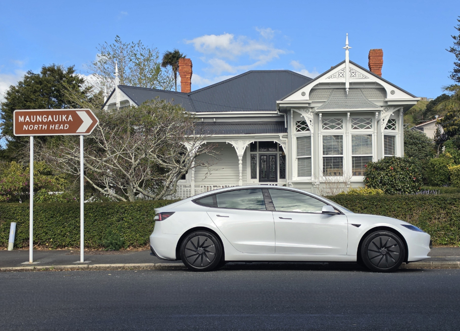 Tesla Model 3 RWD.