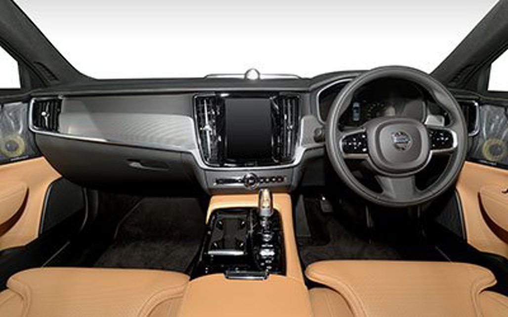 VOLVO S90 2019 4-Door Sedan
