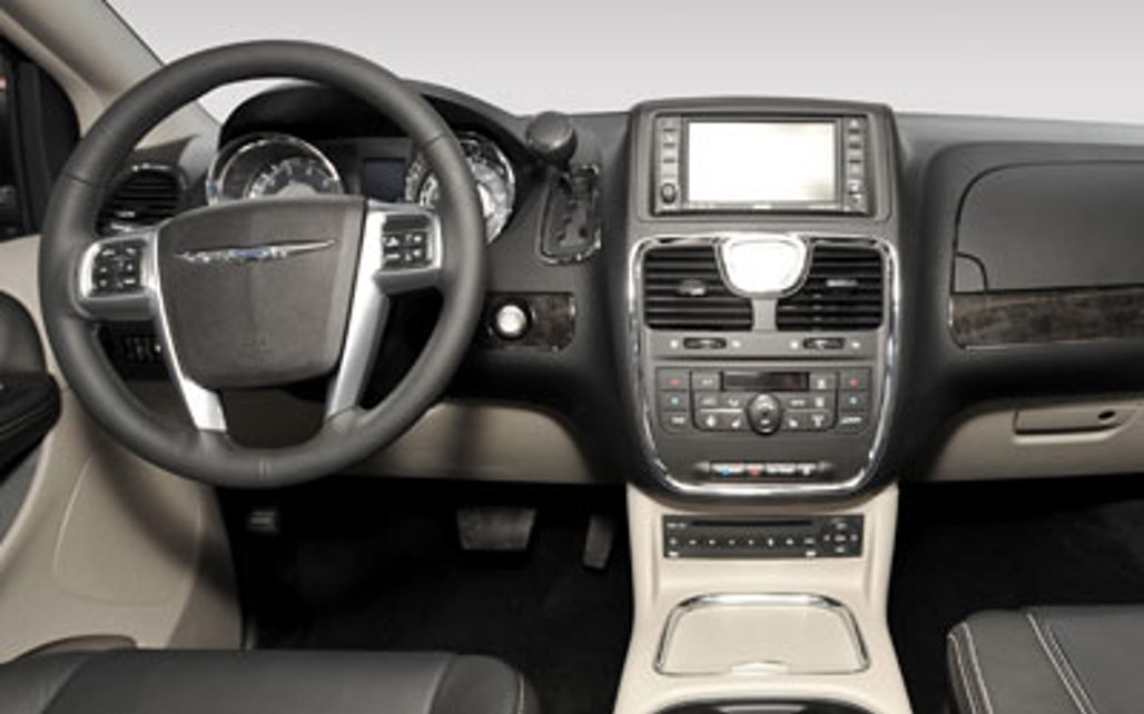 CHRYSLER GRAND VOYAGER 2013 5-Door People Mover