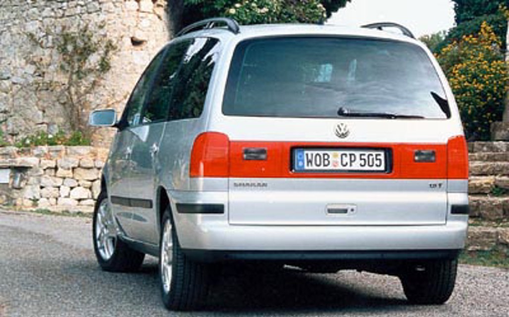 VOLKSWAGEN SHARAN 2001 5-Door People Mover