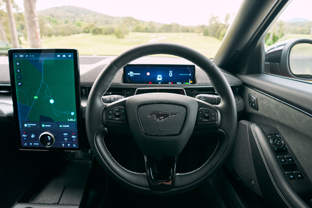 Ford Mustang Mach-E Select.