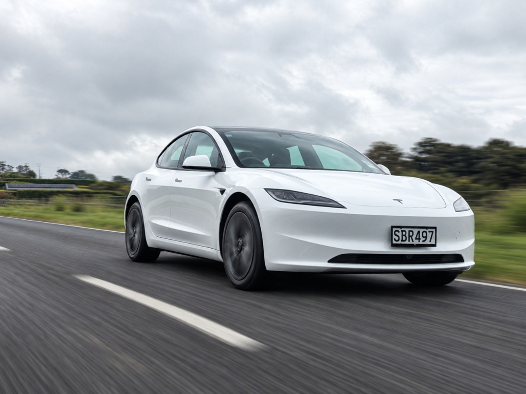 Tesla Model 3 RWD.