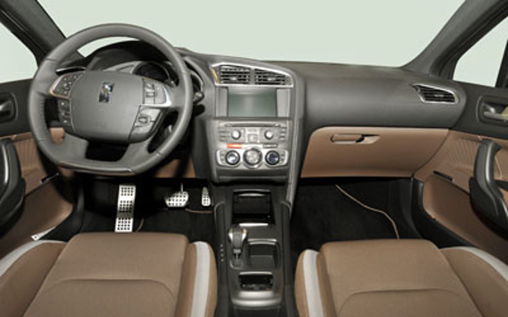 CITROEN DS4 2013 5-Door Hatchback