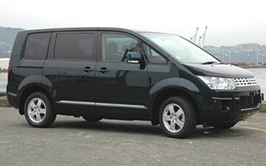 MITSUBISHI DELICA 2009 5-Door People Mover